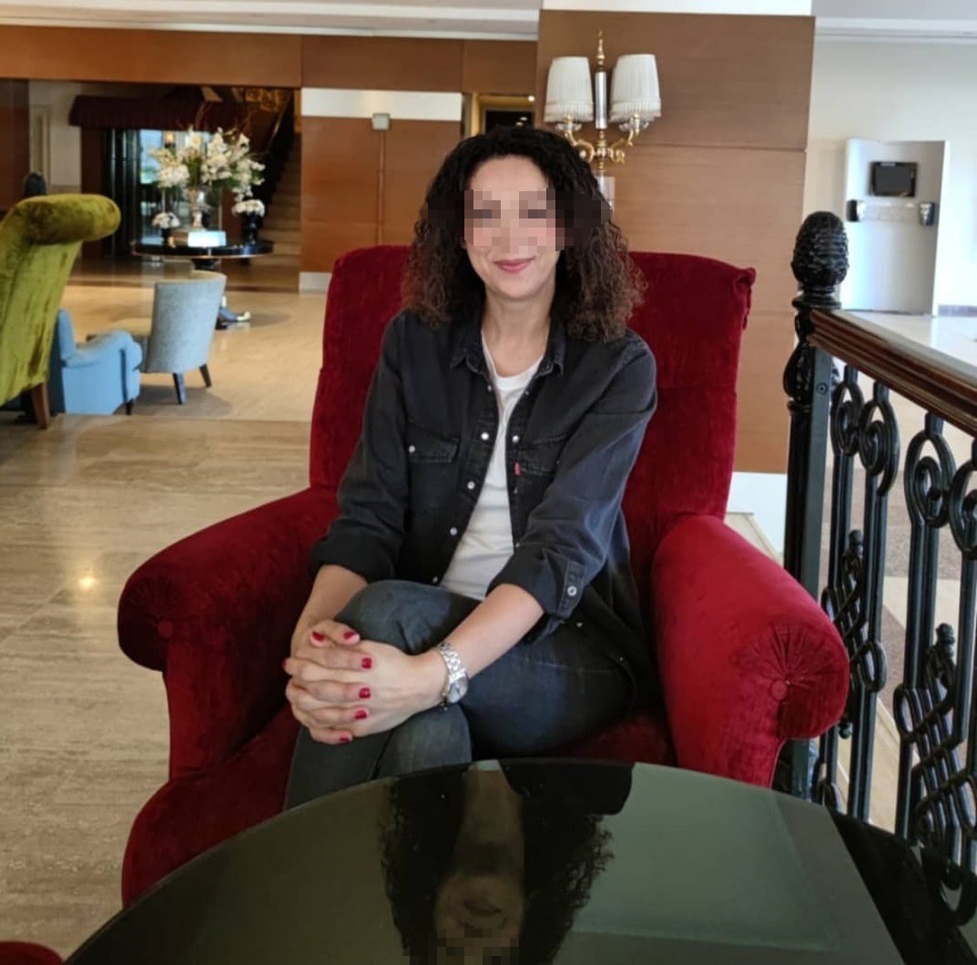 17 yaşındaki genç kız böyle vuruldu Bursa’da cinnet geçiren polis memuru, boşandığı öğretmen eşini silahla vurup öldürmüştü. Eşinin yanındaki müteahhiti de ağır yaralayan polis ...