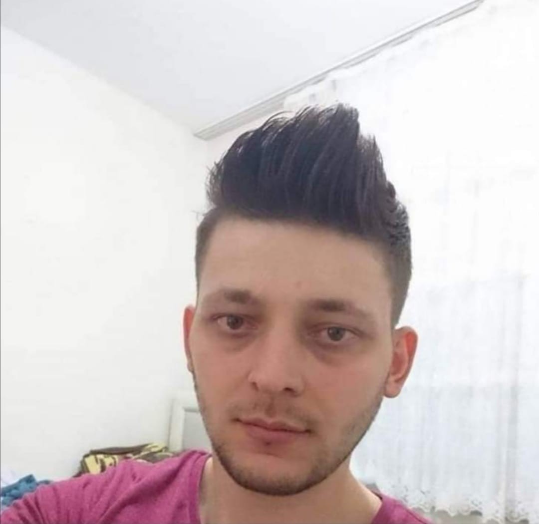 6 gündür kayıptı, kafa dinlemek için otelde kalmış Kocaeli’nin Gebze ilçesinde 6 gün önce işe gitmek için evden çıkan ve kendisinden haber alınamayan şahsın kafasını dinlemek için otelde kaldığı ...