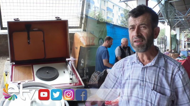 60 YILLIK PLAKÇALAR ANTİKA PAZARI’NDA
