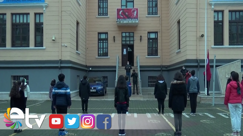 81 İLDE İSTİKLAL MARŞI OKUNDU