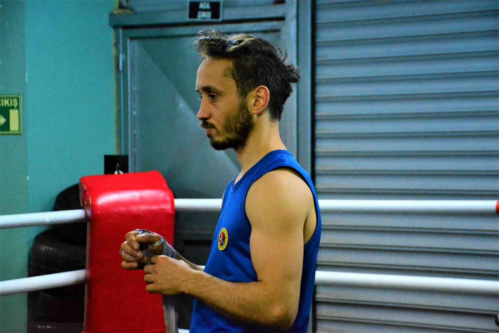 9. kez Türkiye şampiyonu oldu, gözü dünya şampiyonluğunda Wushu kung fu milli sporcusu Mehmet Demirci, geçtiğimiz günlerde düzenlenen Wushu Türkiye Şampiyonası’nda ipi göğüsleyerek 9. şampiyonluğunu elde ...