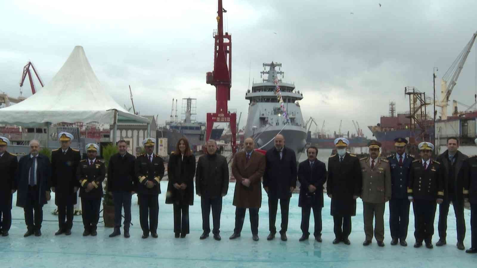 AL SHAMAL gemisi Katar Donanmasına teslim edildi Anadolu Tersanesi tarafından inşa edilen silahlı eğitim gemisi AL SHAMAL, Milli Savunma Bakanı Hulusi Akar ve Katar Savunma Bakanı Halid bin ...