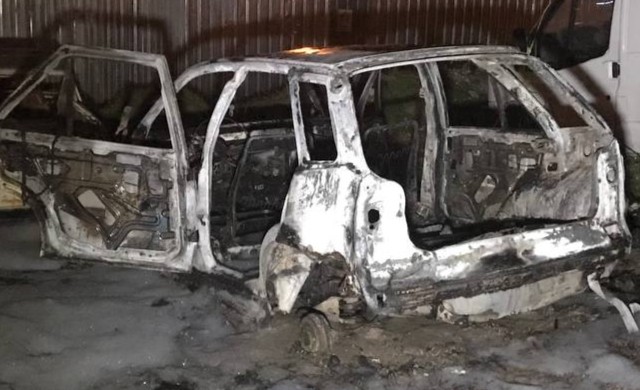 Alev topuna dönen araçtan geriye bu görüntü kaldı Edirne’de hurda araçların bulunduğu alanda çıkan yangında alev topuna dönen araçtan geriye demir yığını kaldı. Alevler diğer araçlara sıçramadan ...