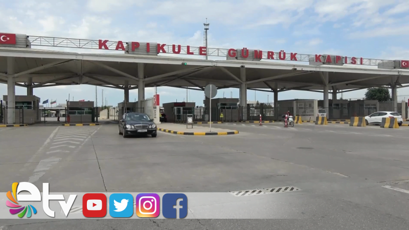 AVRUPA’DAN GELEN GURBETÇİLER KAPIKULE’DEN GİRİŞ YAPIYOR