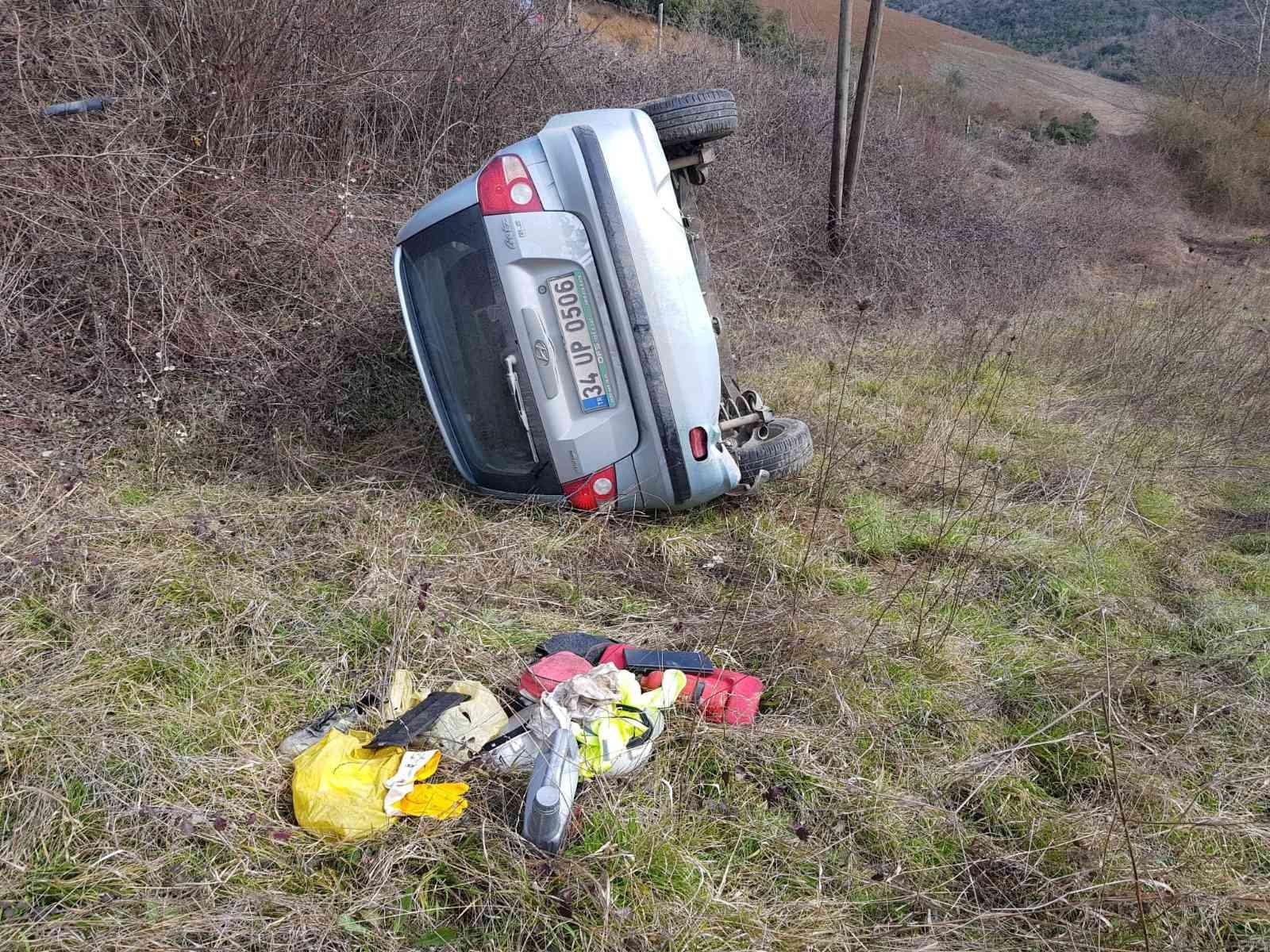 Aynı yerde 5 günde 3’üncü kaza Yalova-Armutlu karayolunda sürücüsün direksiyon hakimiyetini kaybettiği otomobil yoldan çıkarak takla attı. Sürücü kazayı yara almadan atlatırken ...