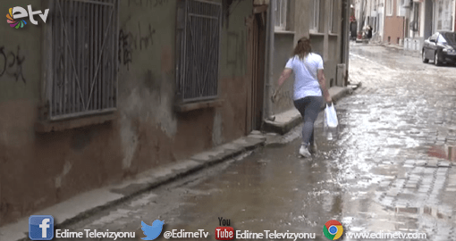 AYŞEKADIN’DA KANALİZASYON PATLADI!