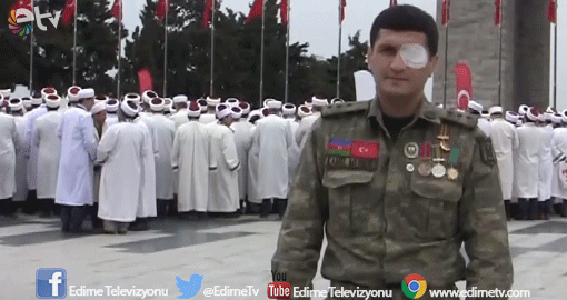 AZERBAYCANLI GAZİDEN AFRİNDEKİ MEHMETÇİKE DESTEK