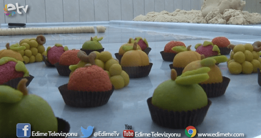 BADEM EZMESİ RENKLENDİ