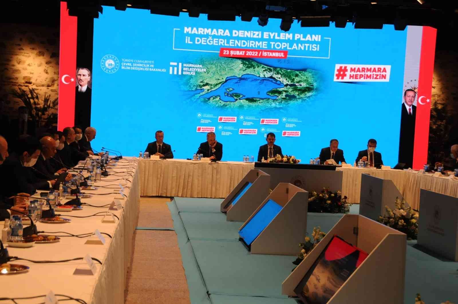 Bakan Kurum: “Marmara Denizi’nde şu an için müsilaj yoktur” Çevre Şehircilik ve İklim Değişikliği Bakanı Murat Kurum, “Marmara’da yapmış olduğumuz bilimsel araştırmalar, çalışmalar neticesinde, Marmara ...