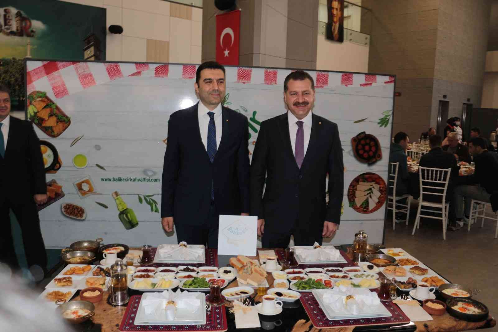 Balıkesir kahvaltısıyla tanınacak Balıkesir Valiliği ve Büyükşehir Belediyesi bünyesinde birçok kurum ve kuruluşun da desteklediği ’Balıkesir Kahvaltısı’ ile Haziran ayında ...