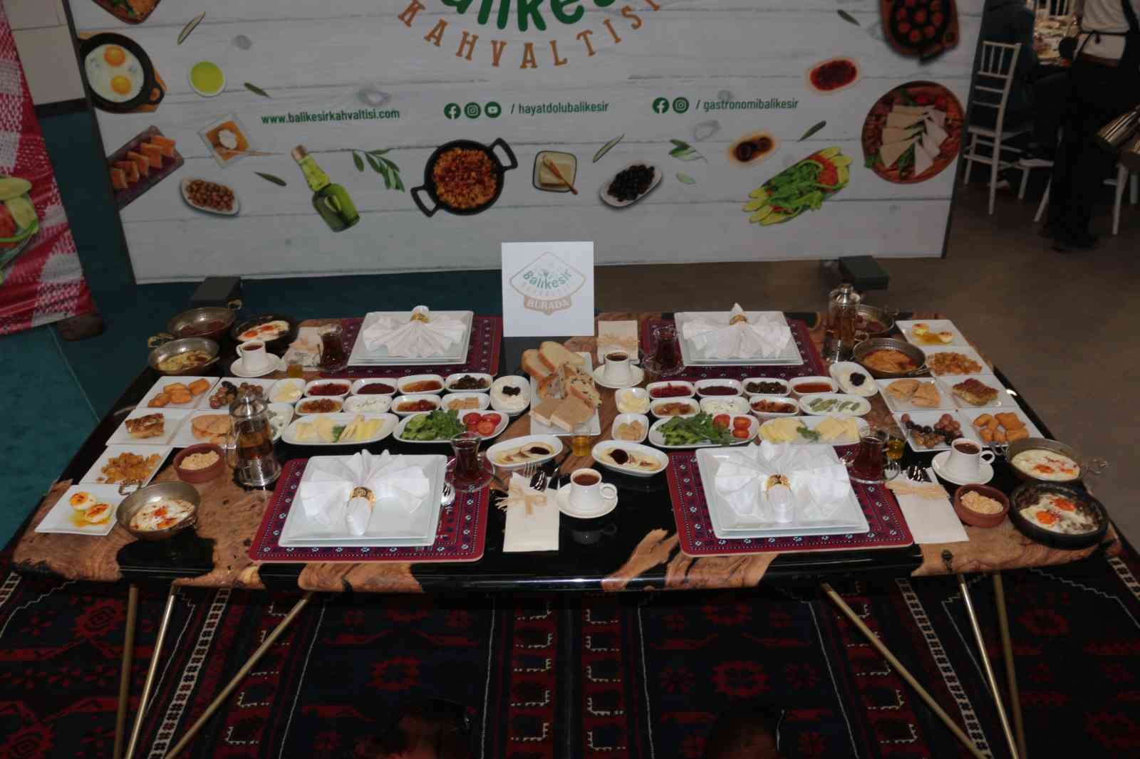 Balıkesir kahvaltısıyla tanınacak Balıkesir Valiliği ve Büyükşehir Belediyesi bünyesinde birçok kurum ve kuruluşun da desteklediği ’Balıkesir Kahvaltısı’ ile Haziran ayında ...