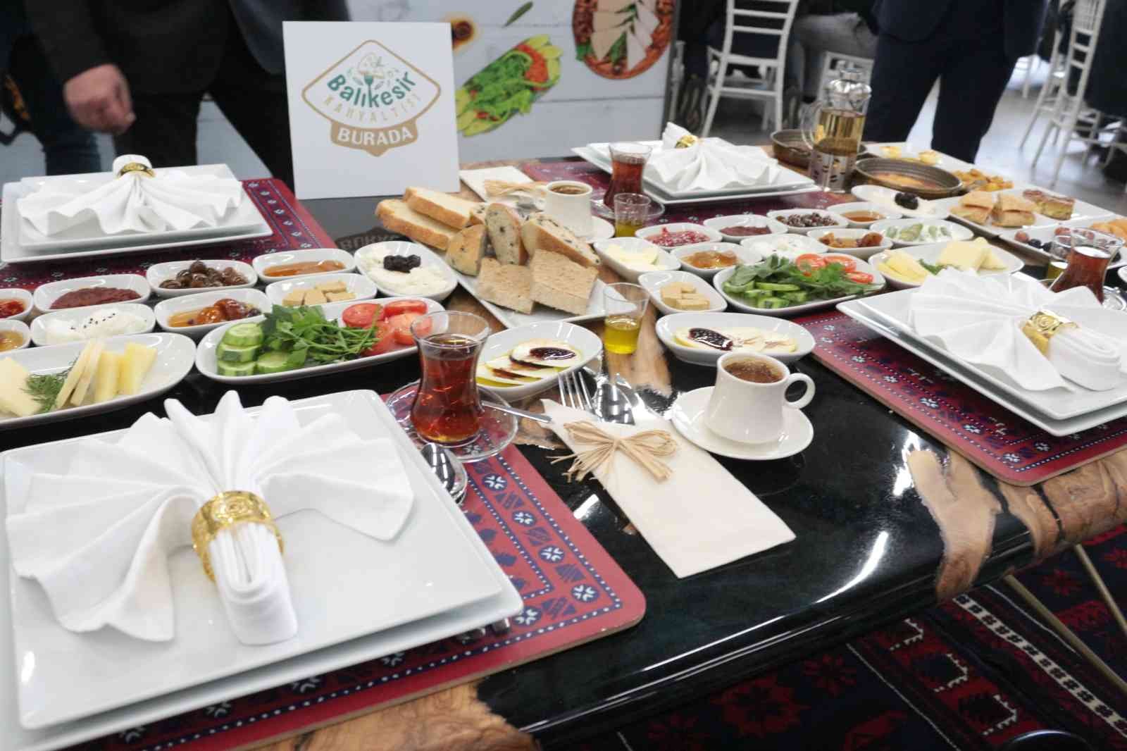 Balıkesir kahvaltısıyla tanınacak Balıkesir Valiliği ve Büyükşehir Belediyesi bünyesinde birçok kurum ve kuruluşun da desteklediği ’Balıkesir Kahvaltısı’ ile Haziran ayında ...