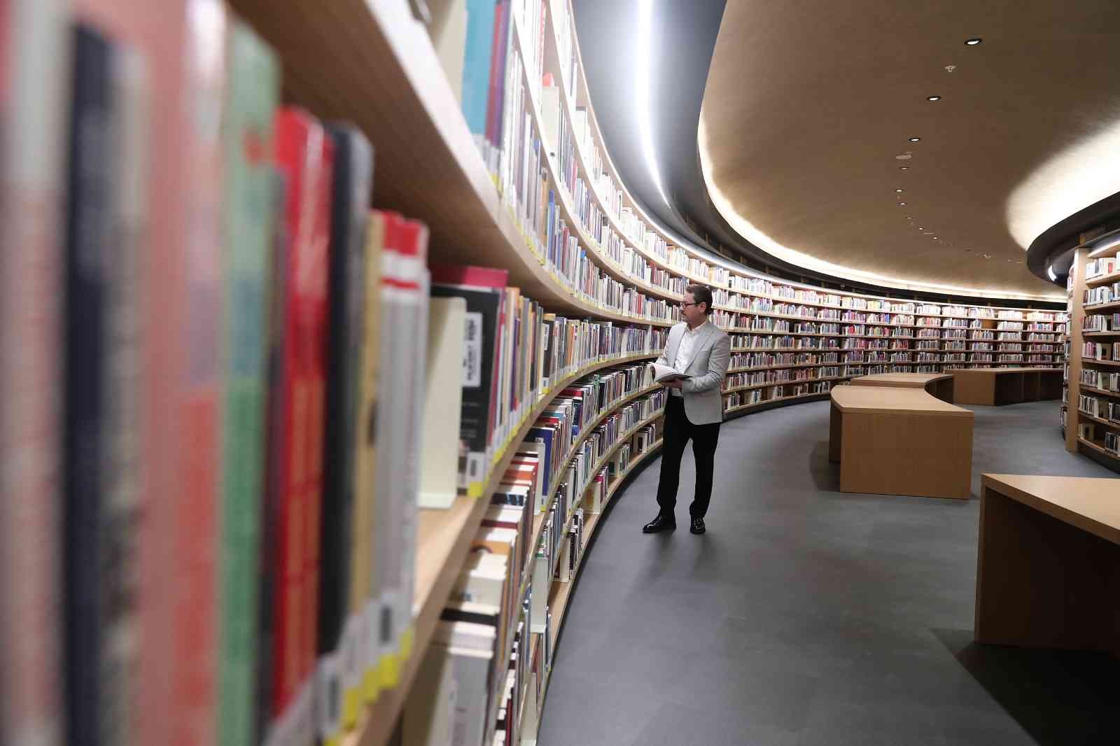 Başakşehir gençlik yatırımlarıyla dikkat çekiyor Başakşehir Belediyesi, spordan teknolojiye, eğitimden kültür sanata kadar hayatın her alanındaki gençlik yatırımlarıyla dikkat çekiyor. Gençlerin ...