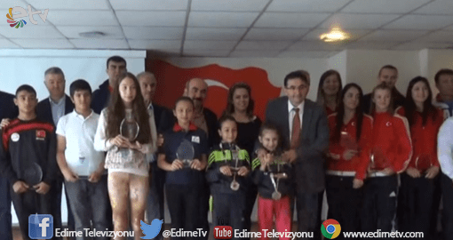 BAŞARILI SPORCULAR ÖDÜLLENDİRİLDİ