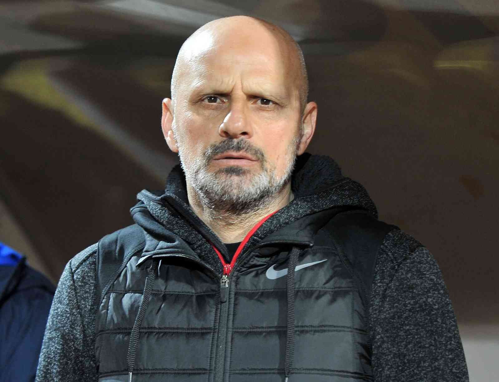 Batuhan Hınçal: "Zafer Turan ile yollarımızı ayırdık" Eyüpspor İdari Menajeri Batuhan Hınçal, İHA’ya yaptığı açıklamada, Teknik Direktör Zafer Turan ile yollarını ayırdıklarını duyurdu. Spor Toto 1 ...