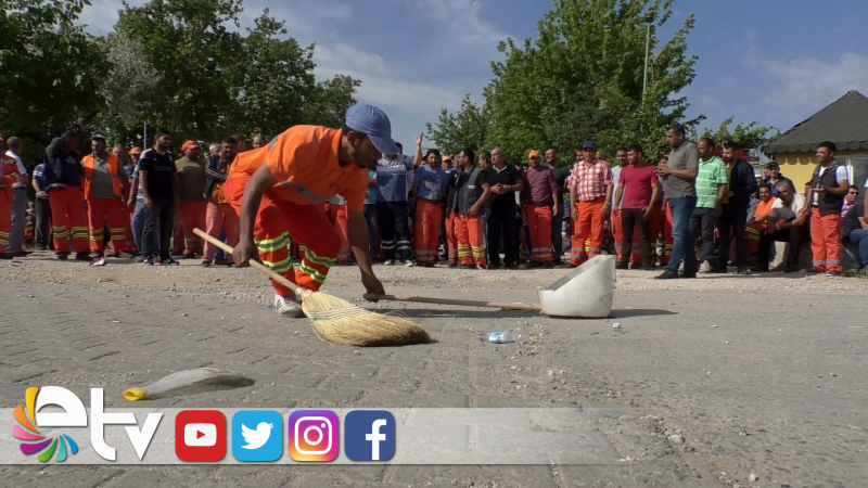 BELEDİYE İŞÇİLERİ İŞ BIRAKTI