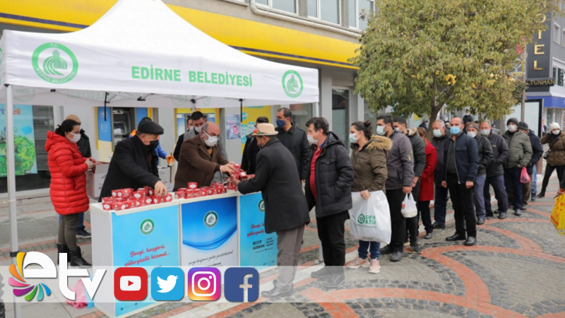 BELEDİYEDEN KANDİL SİMİDİ İKRAMI