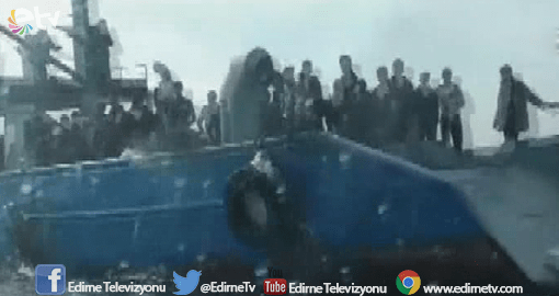 BİR TEKNE 305 GÖÇMEN