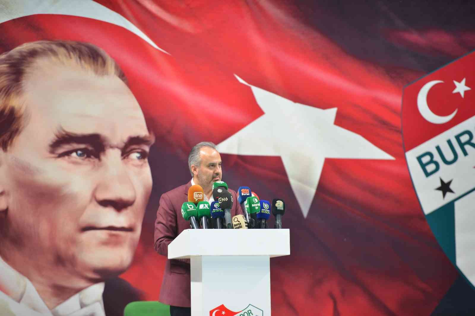 Bursa Büyükşehir Belediye Başkanı Alinur Aktaş: “Bursaspor’un kurtuluşu Vakıfköy” Bursa Büyükşehir Belediye Başkanı Alinur Aktaş, Bursaspor Olağanüstü Genel Kurulu’nda konuştu. Aktaş, “Bursaspor’un kurtuluşu Vakıfköy” dedi ...