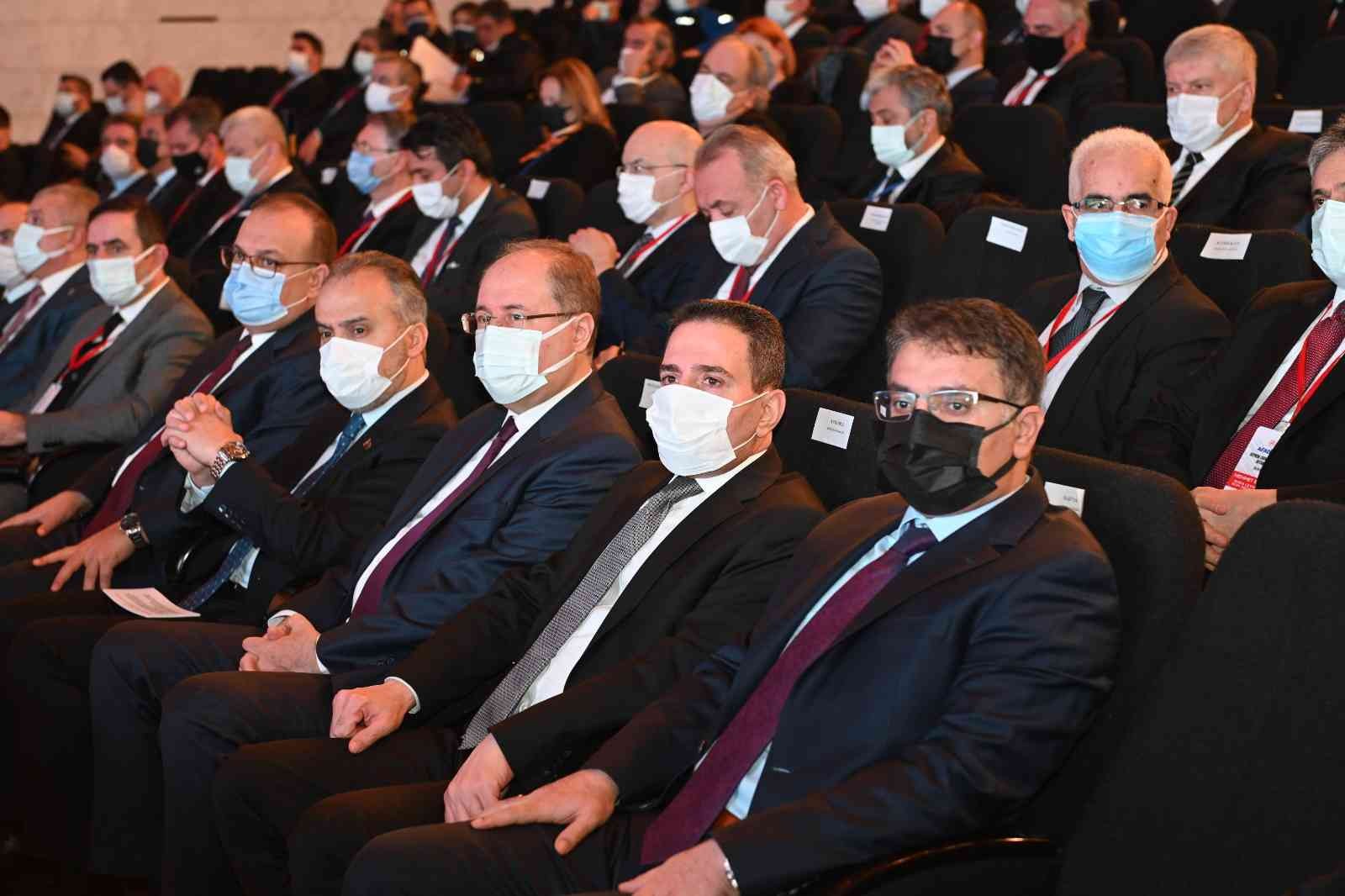 Bursa Büyükşehir Belediyesi ile AFAD işbirliğinde düzenlenen ‘Deprem Zararlarının Azaltılması Ortak Akıl Çalıştayı’nda Bursa’nın deprem gerçeği ...