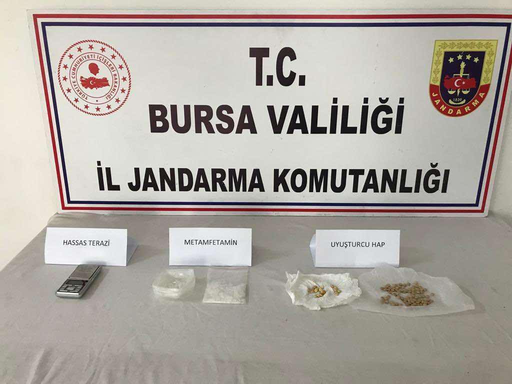 bursada-jandarmadan-uyusturucu-tacirlerine-operasyon-2-tutuklama-UGmJW7Uy.jpg