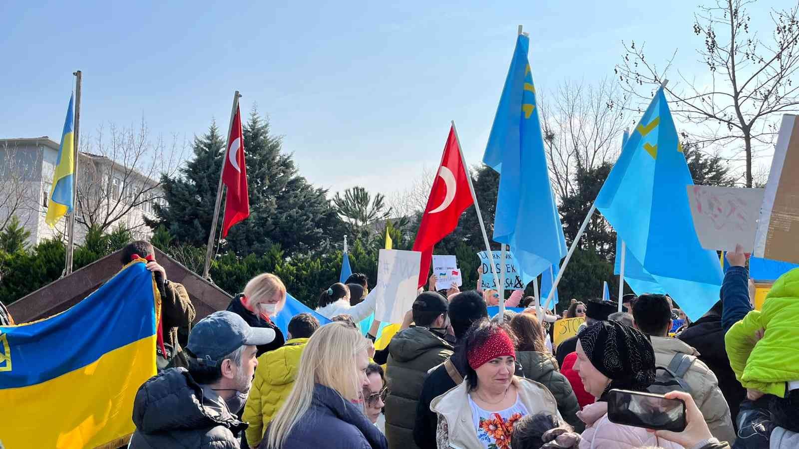 Bursa’da yaşayan Ukraynalı vatandaşlarından ’Rusya’ protestosu Bursa’da yaşayan Ukraynalı ve Bursalılar Rusya’yı protesto etti. Bursa’nın Nilüfer ilçesi Mikolayiv Barış parkında düzenlenen basın açıklamasına ...