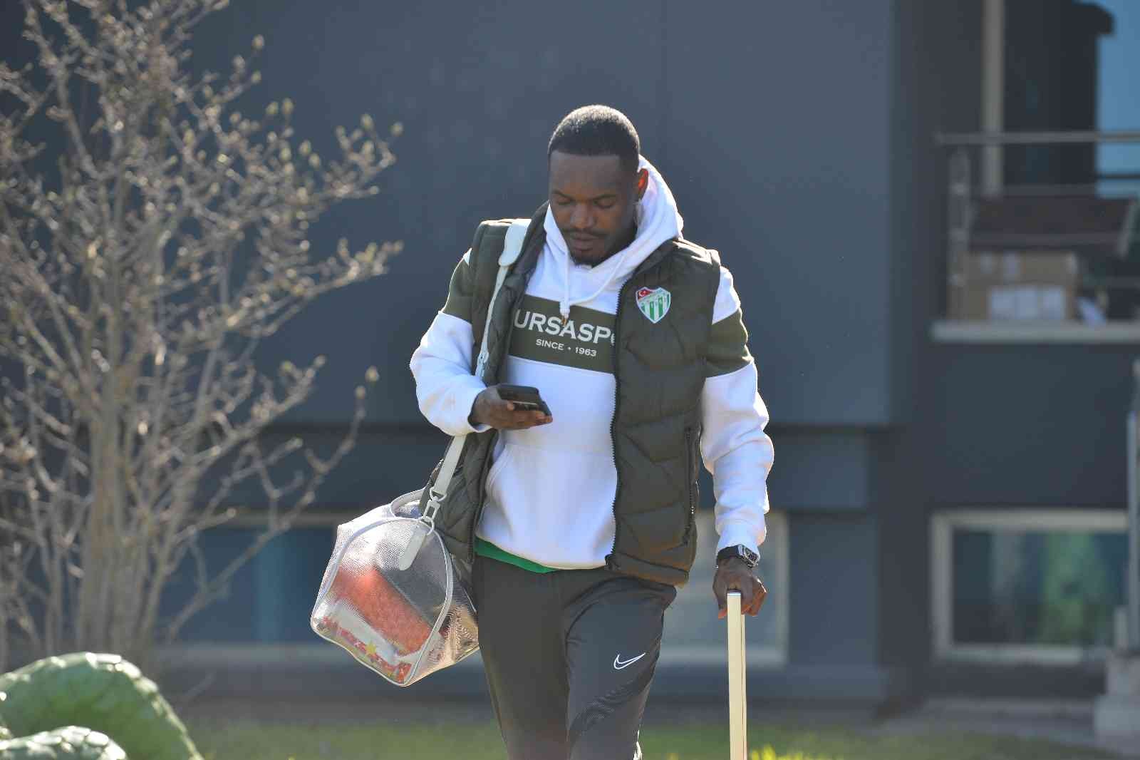 Bursaspor, Ankara’ya gitti Bursaspor, yarın akşam deplasmanda karşılaşacağı Ankaragücü maçı için bugün kara yolu ile Ankara’ya hareket etti. Sakatlıktan kurtulan Hasan ...