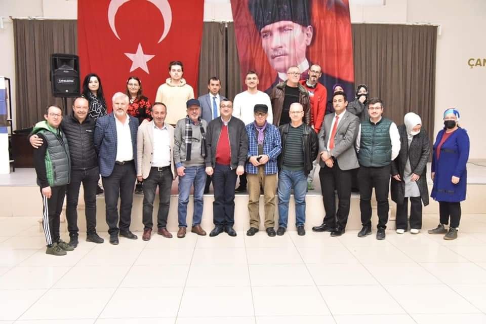 Çan Belediyesi kitap fuarı sona erdi Kitap fuarı, son gününde vatandaşların yoğun ilgisiyle sona erdi. Kitap fuarına Çan ve Yenice bölgesinin yazarları olan Mustafa Orakçı, Hamza ...