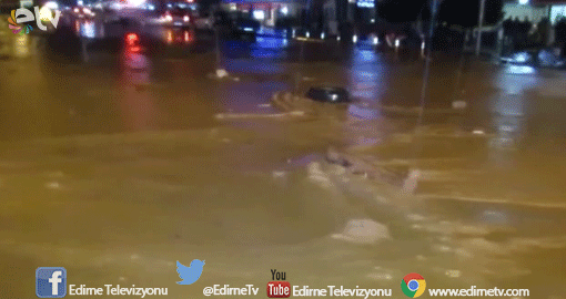 ÇANAKKALE'DE KUVVETLİ YAĞIŞ
