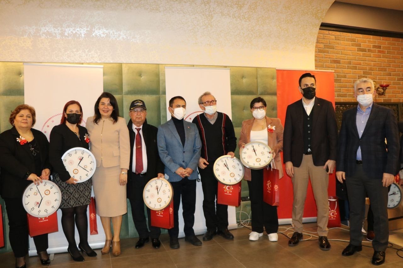 Çanakkale’nin şehitleri albümü tanıtıldı Çanakkale Şehit ve Gazi Aileleri Derneğince hazırlanan “Çanakkale’nin Kahraman Şehitleri” albümü tanıtımı düzenlenen bir toplantıyla ...