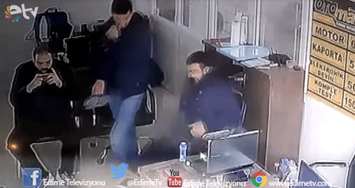 CEBİNDE PATLADI