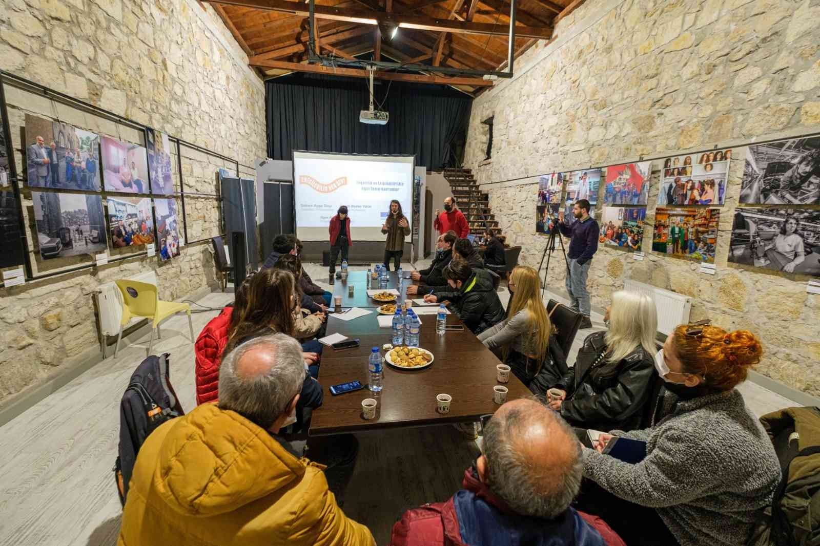 Çanakkale Erişilebilir Kültür Ekosistemi (ÇEKE) Projesi eğitimleri Mahal’de gerçekleştirildi. Erişilebilir Her Şey ile Troya Kültür Derneği ...