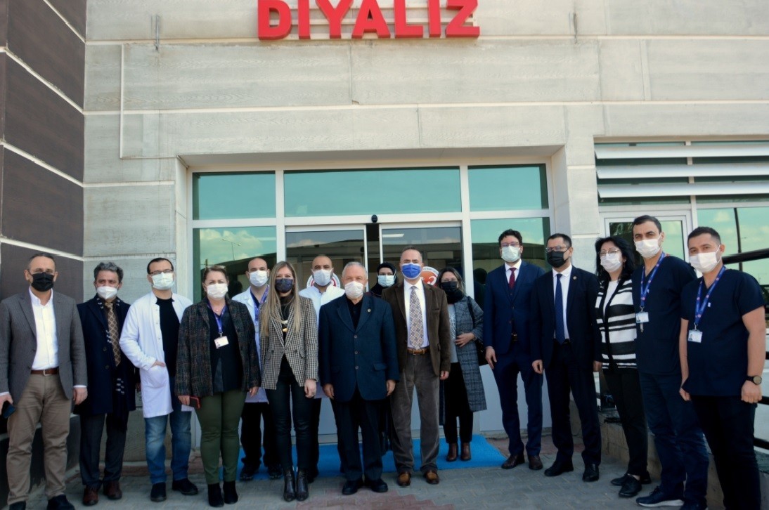 Çanakkale Onsekiz Mart Üniversitesi (ÇOMÜ) Hastanesi Diyaliz Ünitesi açılışı gerçekleştirildi. Açılışa; Vali İlhami Aktaş, Rektör Prof. Dr. Sedat ...