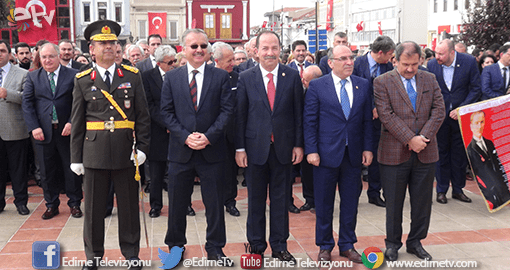 CUMHURİYET ÇELENGİ SUNULDU