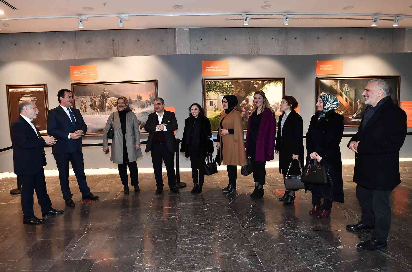 Darülaceze yönetimi 1326 Bursa Fetih Müzesi’ni gezdi Osmangazi Belediye Başkanı Mustafa Dündar, ziyaret için gelen Darülaceze Başkanı Hamza Cebeci ve yönetim kurulu üyelerini Panorama 1326 Bursa ...