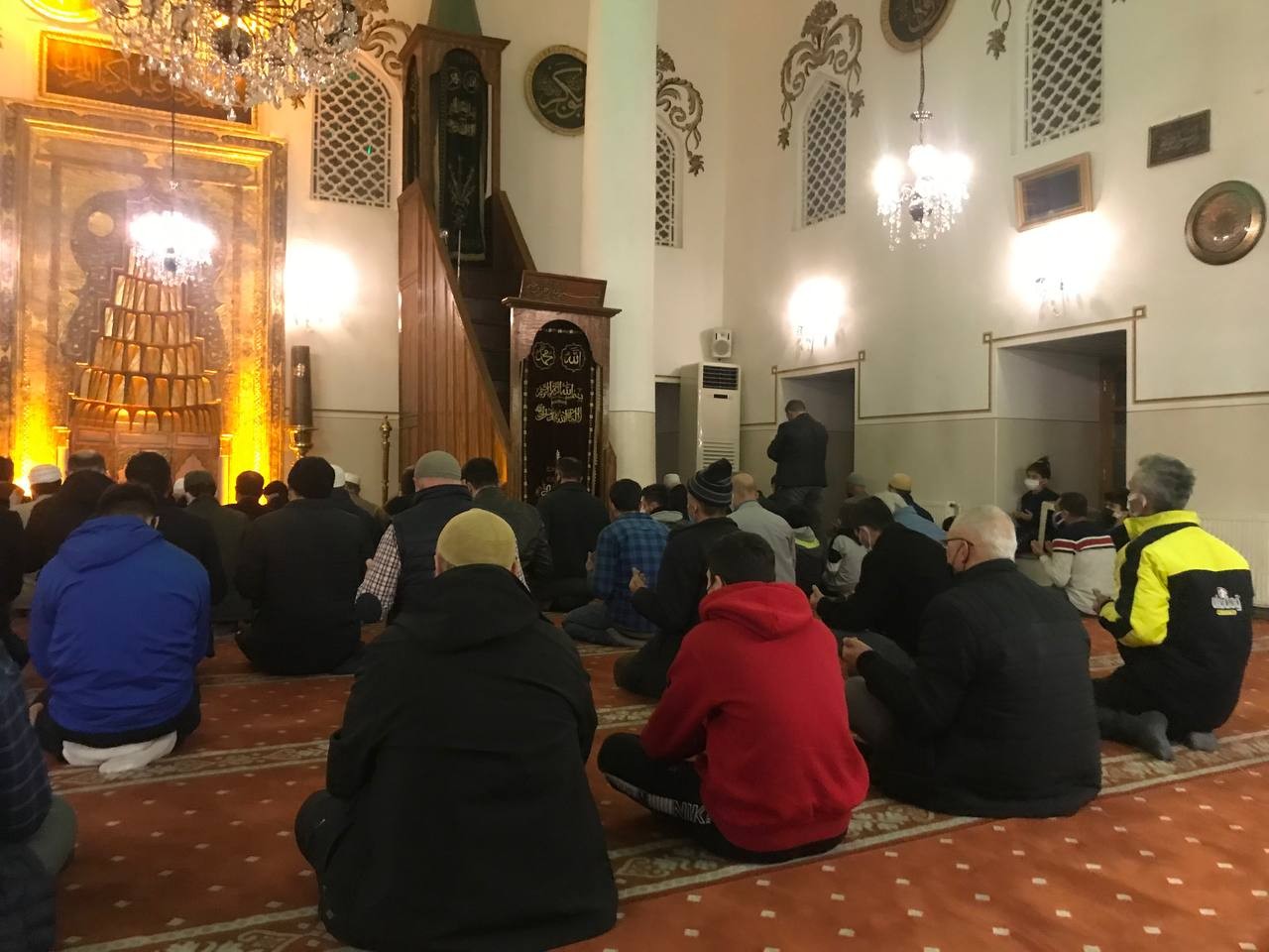 (Düzeltme) Bursa’da Miraç Kandilinde camiler doldu taştı Bursa’da Miraç Kandilinde camiler doldu taştı. Peygamber Efendimiz Hazreti Muhammed’in Allah’ın huzuruna yükseldiği gece olarak kabul edilen ...