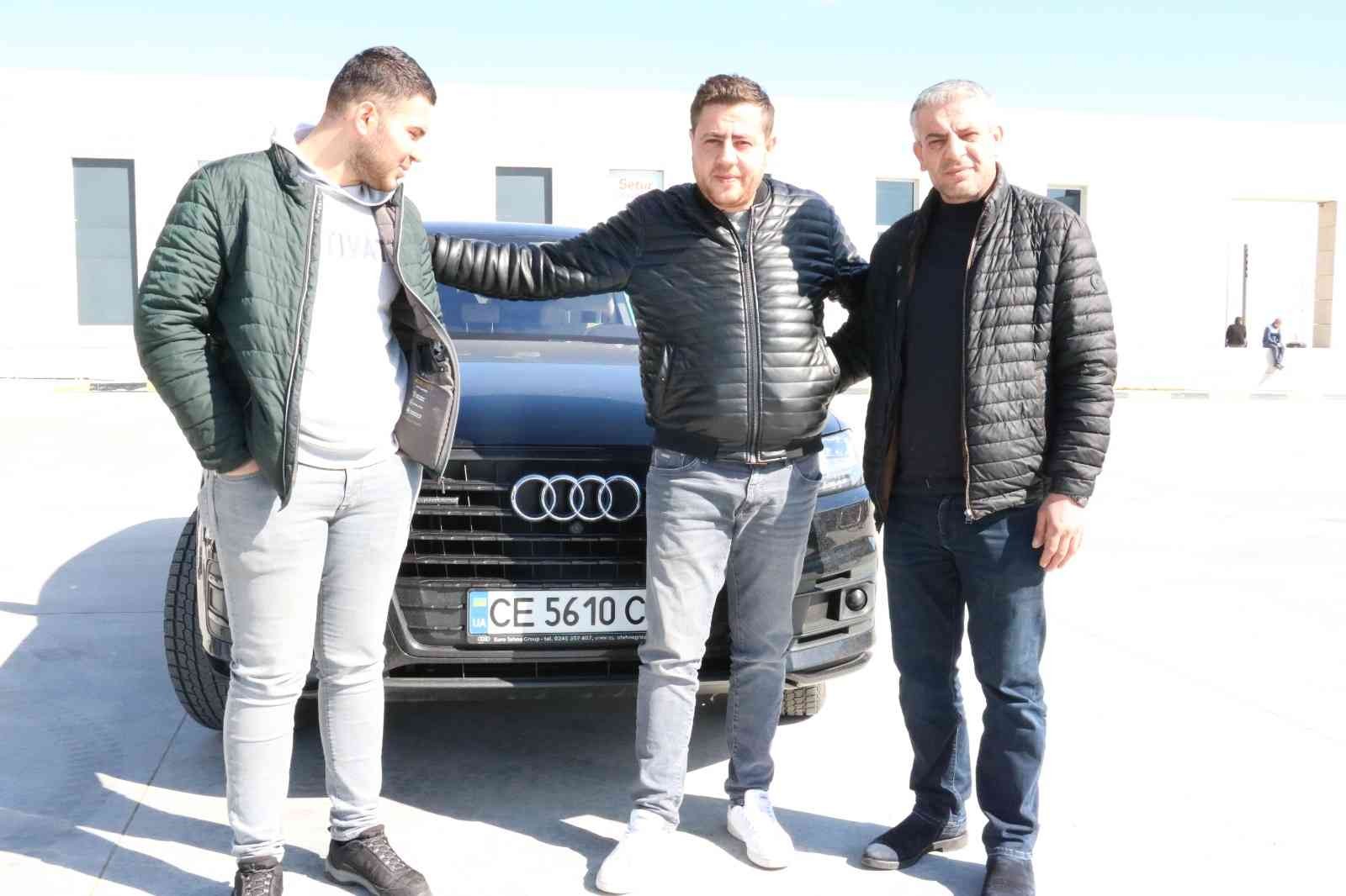 Edirne’den yurda giriş yapanlar yaşadıklarını anlattı: "Tankların yandığını gördük” Rusya’nın Ukrayna’ya saldırması sonrasında Edirne’deki Hamzabeyli ve Kapıkule sınır kapılarından yurda giriş yapan Türk vatandaşları ...