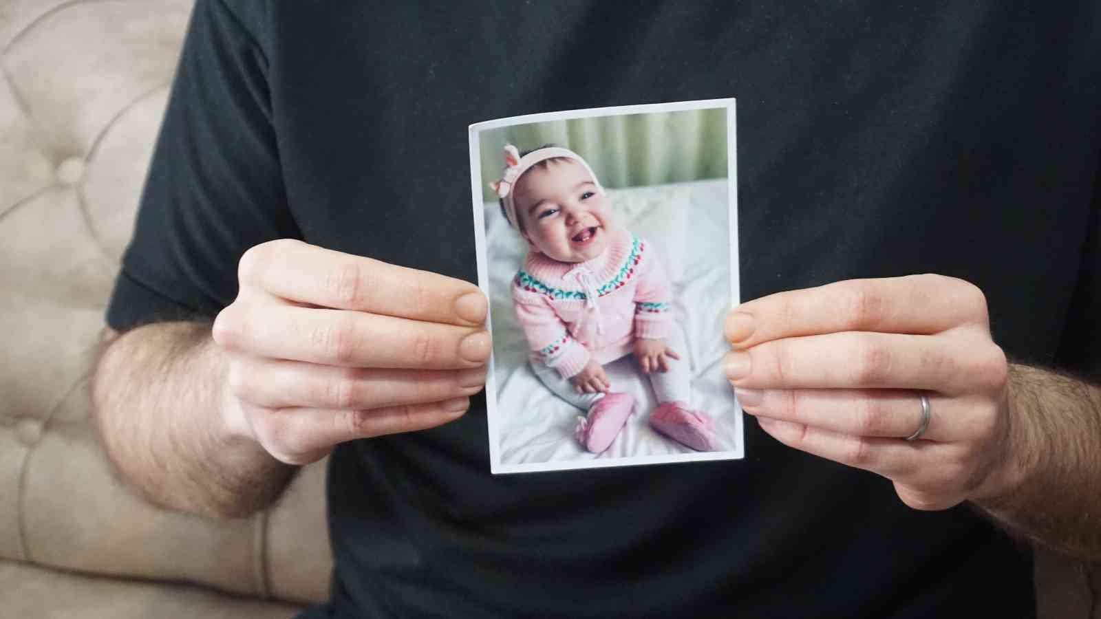 Ukrayna’nın başkenti Kiev yakınlarında bulunan Hmelnitzki şehrinde eşi ve kızı mahsur kalan Edirneli Kutsal Bora’nın umutlu bekleyişi yürekleri ...