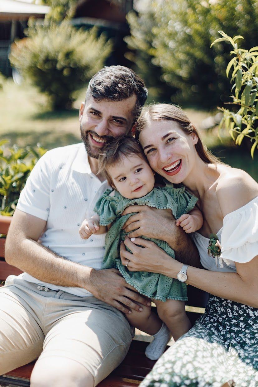 Ukrayna’nın başkenti Kiev yakınlarında bulunan Hmelnitzki şehrinde eşi ve kızı mahsur kalan Edirneli Kutsal Bora’nın umutlu bekleyişi yürekleri ...