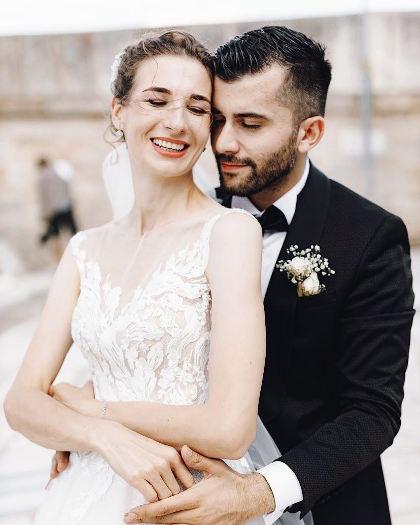 Ukrayna’nın başkenti Kiev yakınlarında bulunan Hmelnitzki şehrinde eşi ve kızı mahsur kalan Edirneli Kutsal Bora’nın umutlu bekleyişi yürekleri ...