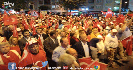 EDİRNELİLER SOKAKLARA SIĞMADI
