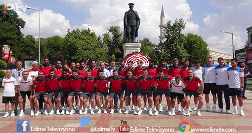 EDİRNESPOR GÖRKEMLİ AÇILIŞ İLE SAHAYA İNDİ