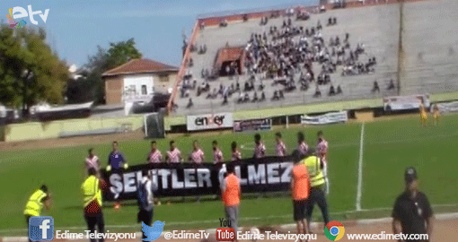 EDİRNESPOR SERT KAYAYA ÇARPTI