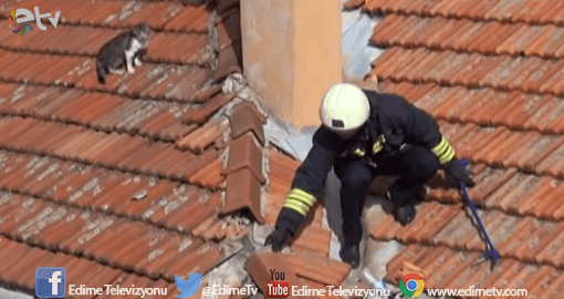 EKİPLERDEN ÖNCE ANNE KENDİ MÜDAHALE ETTİ