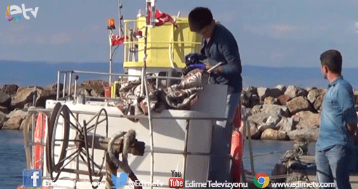 ELİNDE DİNAMİT PATLADI