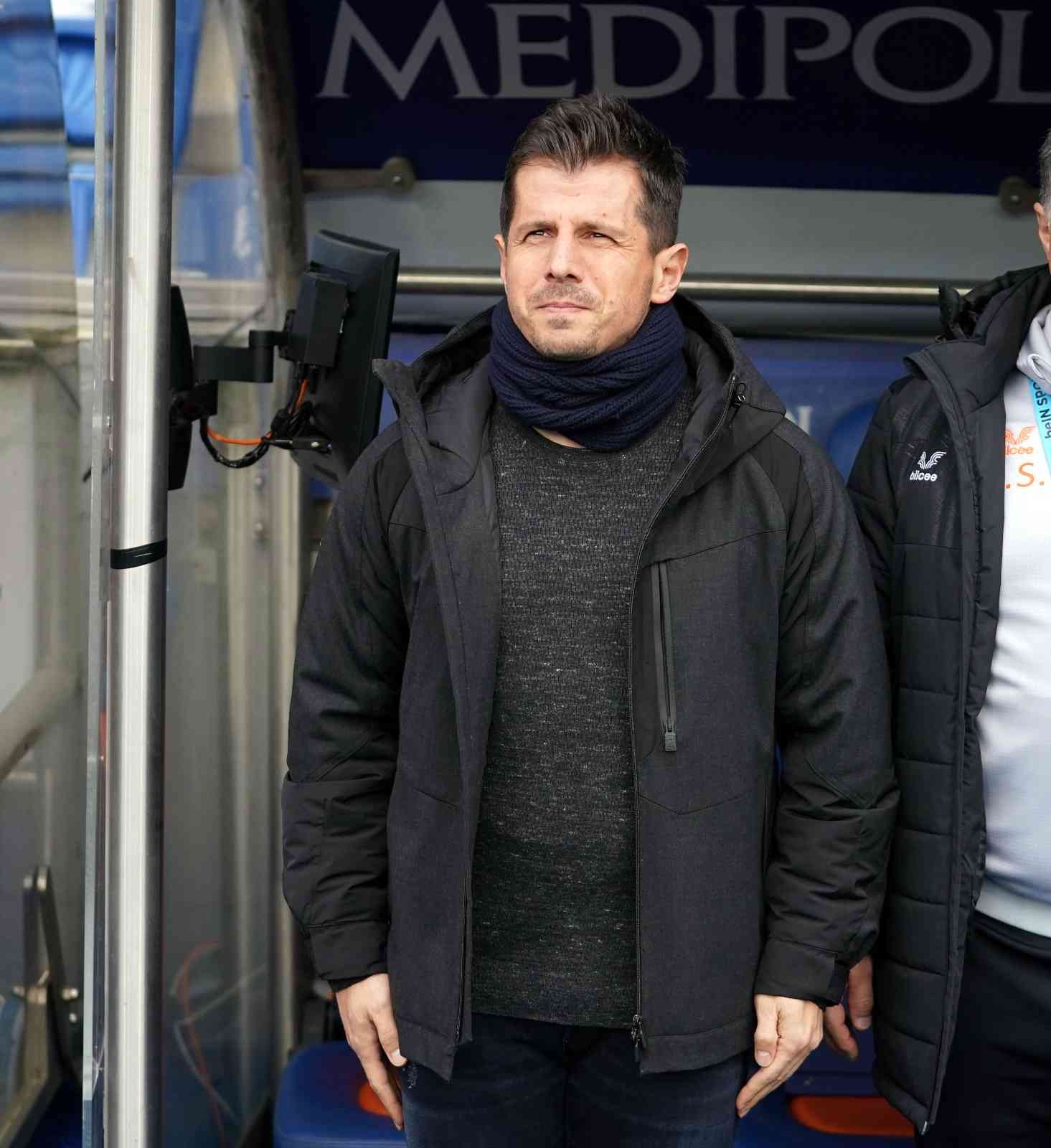 Emre Belözoğlu’ndan 5 değişiklik Medipol Başakşehir Teknik Direktörü Emre Belözoğlu, Konyaspor maçının 11’inden 5 değişiklik yaparak Fatih Karagümrük karşısına çıktı. Spor Toto ...