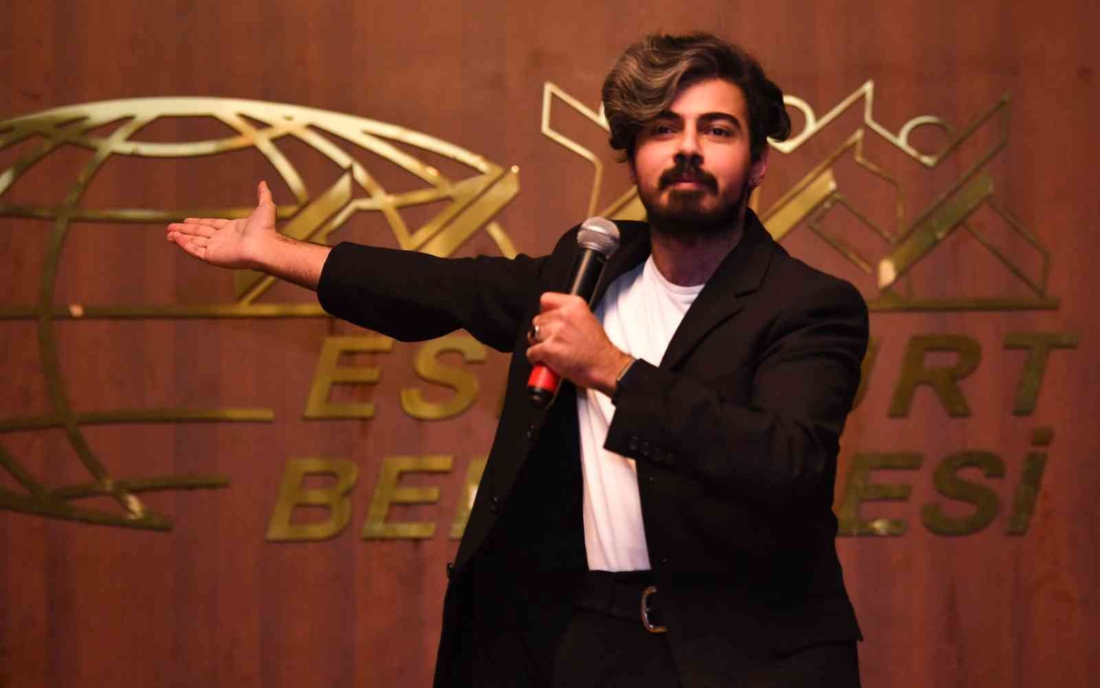 Esenyurt’ta özel çocuklara özel şenlik Esenyurt Belediyesi, ilçede yaşayan özel çocuklar için ‘Özel Çocuk Şenliği’ düzenledi. Aileleriyle birlikte şenliğe katılan çocuklar, tiyatro ...