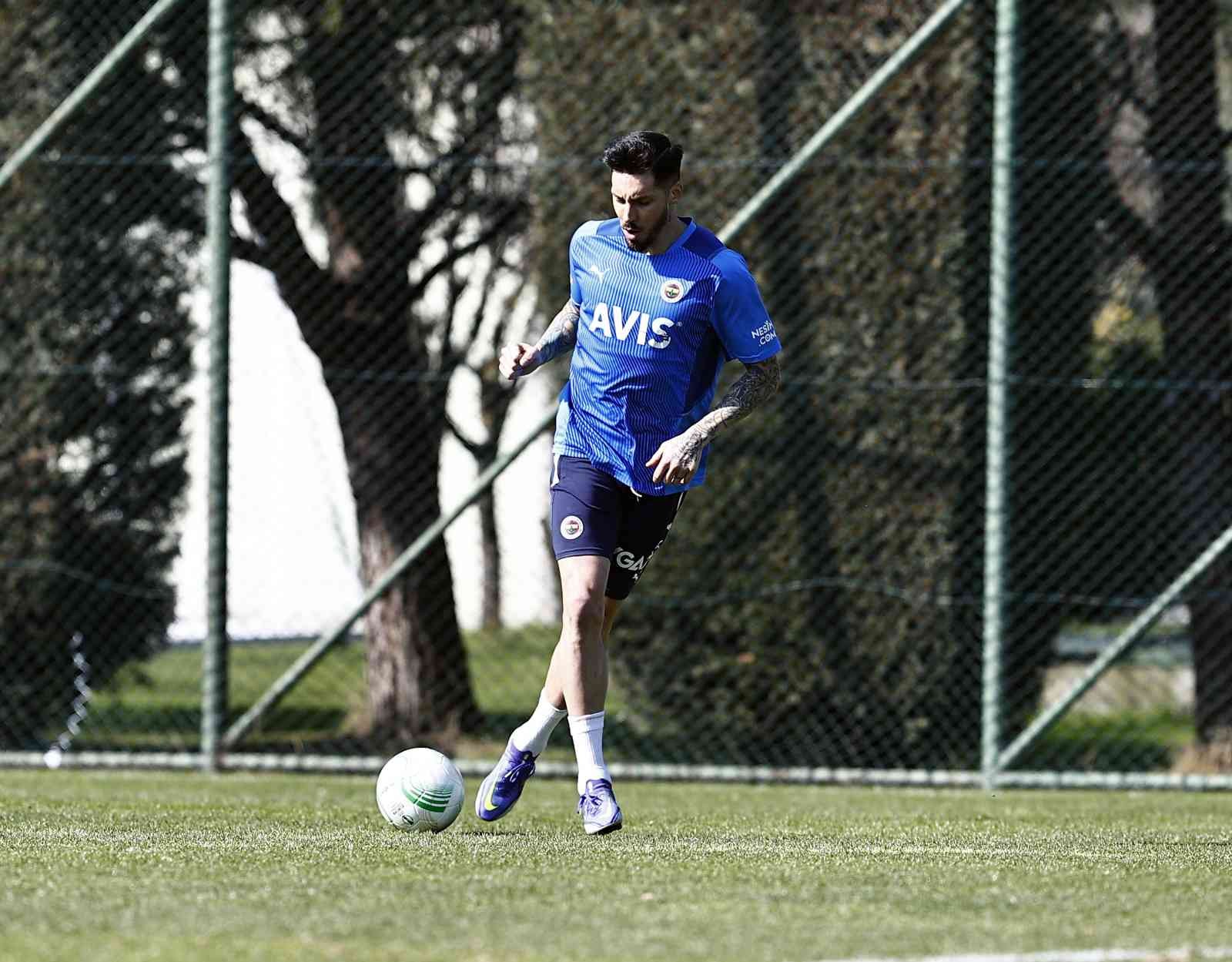 Fenerbahçe’de Slavia Prag mesaisi başladı Fenerbahçe, UEFA Konferans Ligi Play-Off turu ikinci maçında Slavia Prag ile deplasmanda oynayacağı mücadelenin hazırlıklarına başladı. UEFA ...