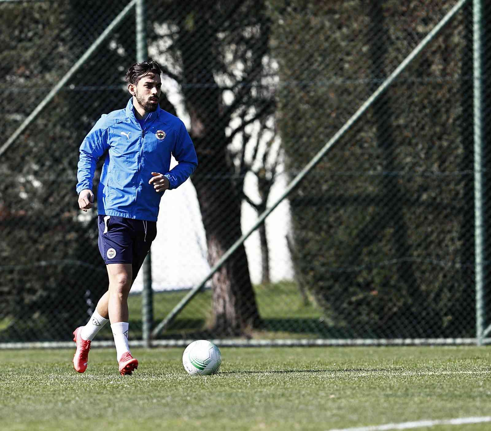 Fenerbahçe’de Slavia Prag mesaisi başladı Fenerbahçe, UEFA Konferans Ligi Play-Off turu ikinci maçında Slavia Prag ile deplasmanda oynayacağı mücadelenin hazırlıklarına başladı. UEFA ...