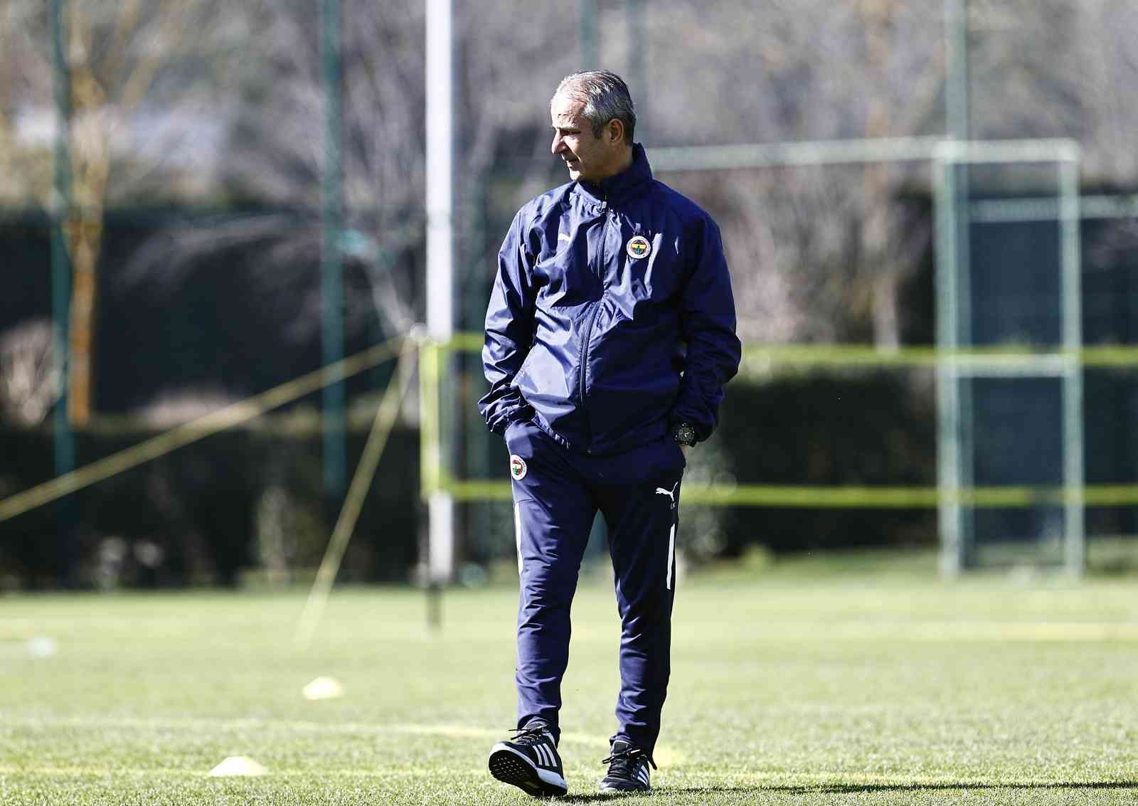 Fenerbahçe’de Slavia Prag mesaisi başladı Fenerbahçe, UEFA Konferans Ligi Play-Off turu ikinci maçında Slavia Prag ile deplasmanda oynayacağı mücadelenin hazırlıklarına başladı. UEFA ...